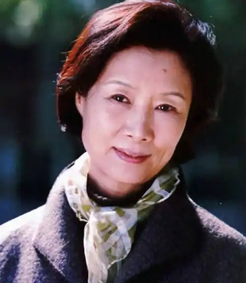 她是优秀演员,嫁给了"镇元大仙"吴桂苓,儿子是演员兼导演_吕中_生活