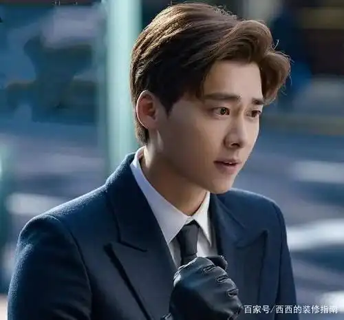 参观李易峰的豪宅,奢华大气,网友:不愧是实力派影帝