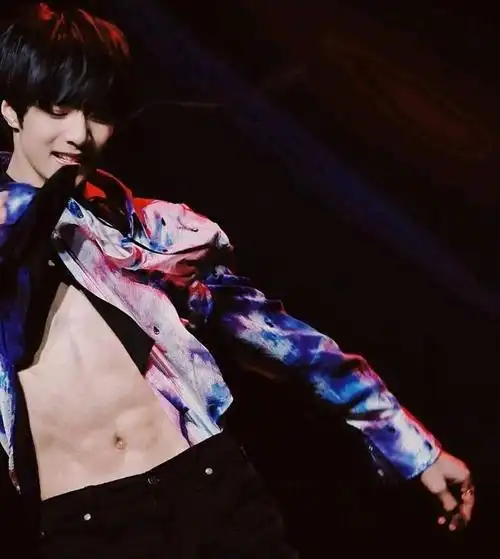 男星腹肌展示,谁最漂亮?