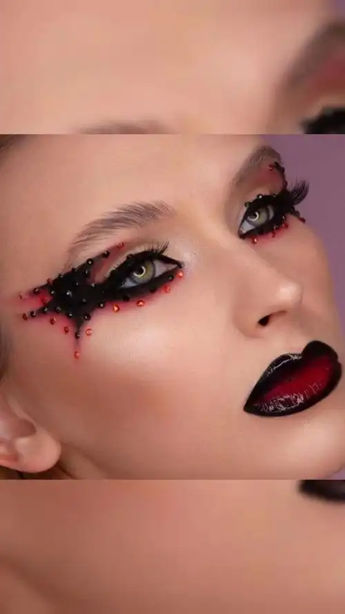 今日分享一组漂亮的欧式创意妆容喜欢收藏起来哦!