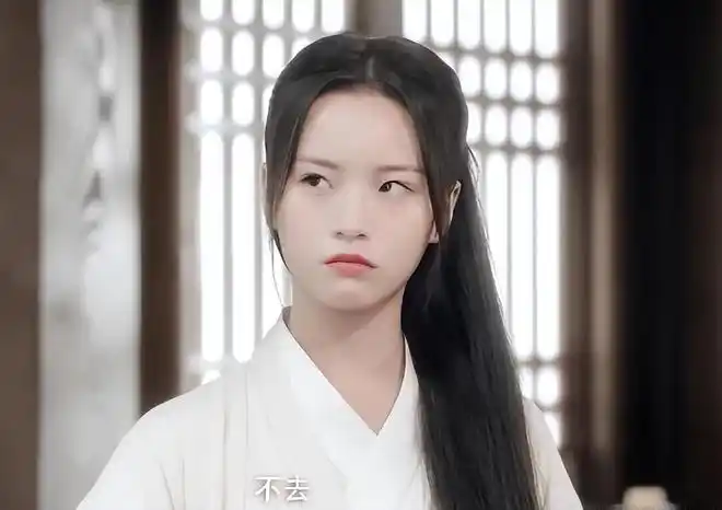 李庚希:获京圈大佬徐静蕾力捧,倪萍护航,却因扔烟