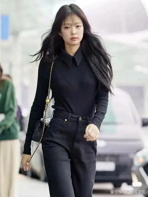 杨幂"黑色系"穿搭好高级!冬天这么穿,"一身黑"也时髦不沉闷