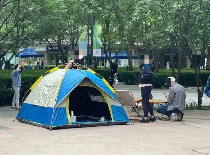 水泥地,也能支起帐篷