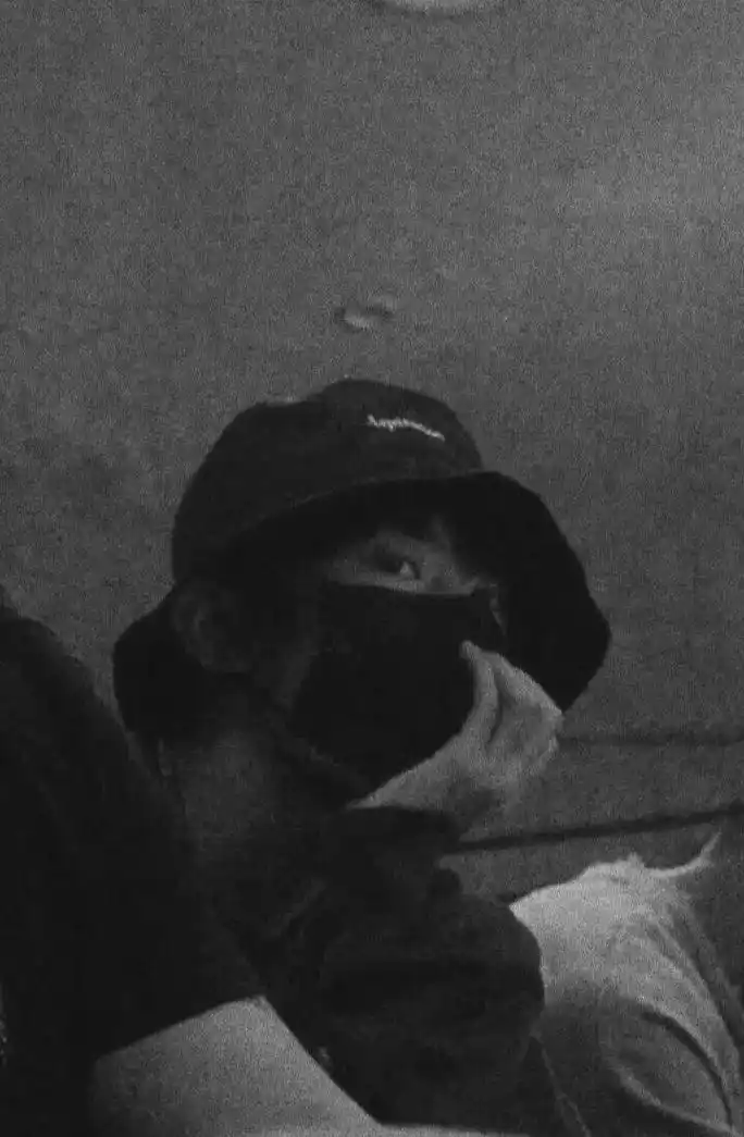 易烊千玺 #背影 #情人节 #假装有对象忽悠人 - 抖音