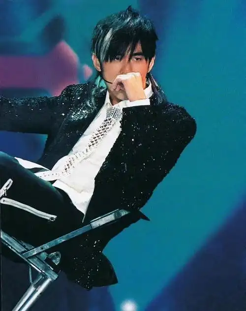 周杰伦无与伦比演唱会你觉得哪张照片最帅