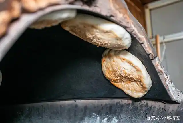 来徐州打烧饼14年,他家里出了3个名牌大学生