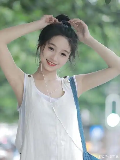 小姑娘真好看,水嫩年纪,清新脱俗,自然之美,可爱茹凉一枚