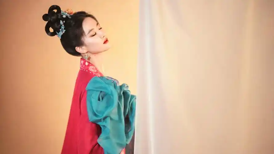 电视剧梦华录刘亦菲闭眼侧脸古装美女4k壁纸3840x2160