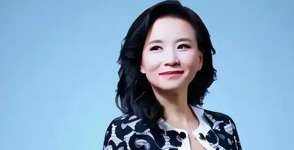 成蕾,曾是央视的"最美主持人",如今却身陷困境变得无法自拔.