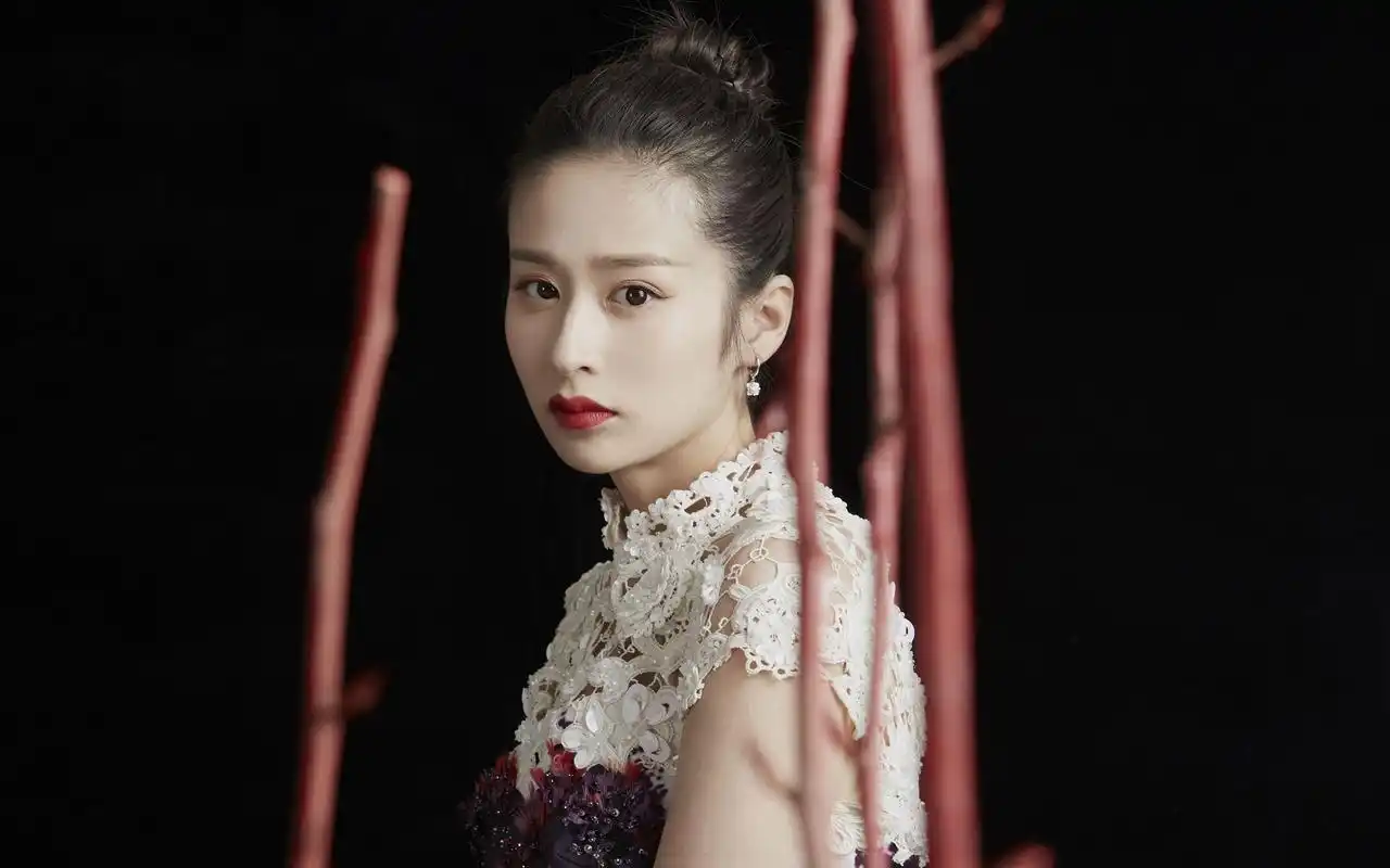 高清无水印,美女明星颖儿桌面壁纸下载(9张)