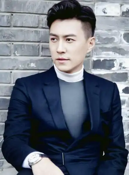 回顾年轻时平平无奇人过中年却帅炸天的男星你认识几个