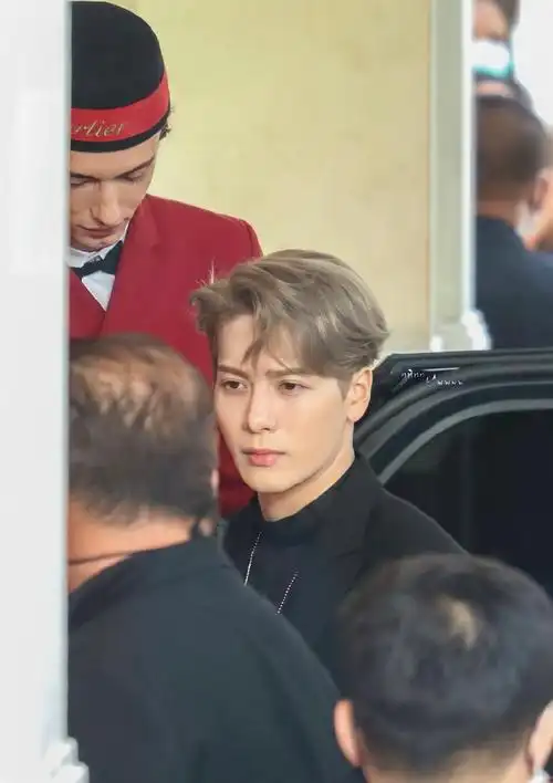 王嘉尔泰国红毯生图##王嘉尔生图好帅