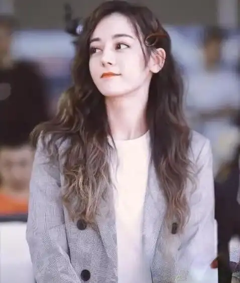 女明星卷发发型盘点 get同款你也是高颜值女神