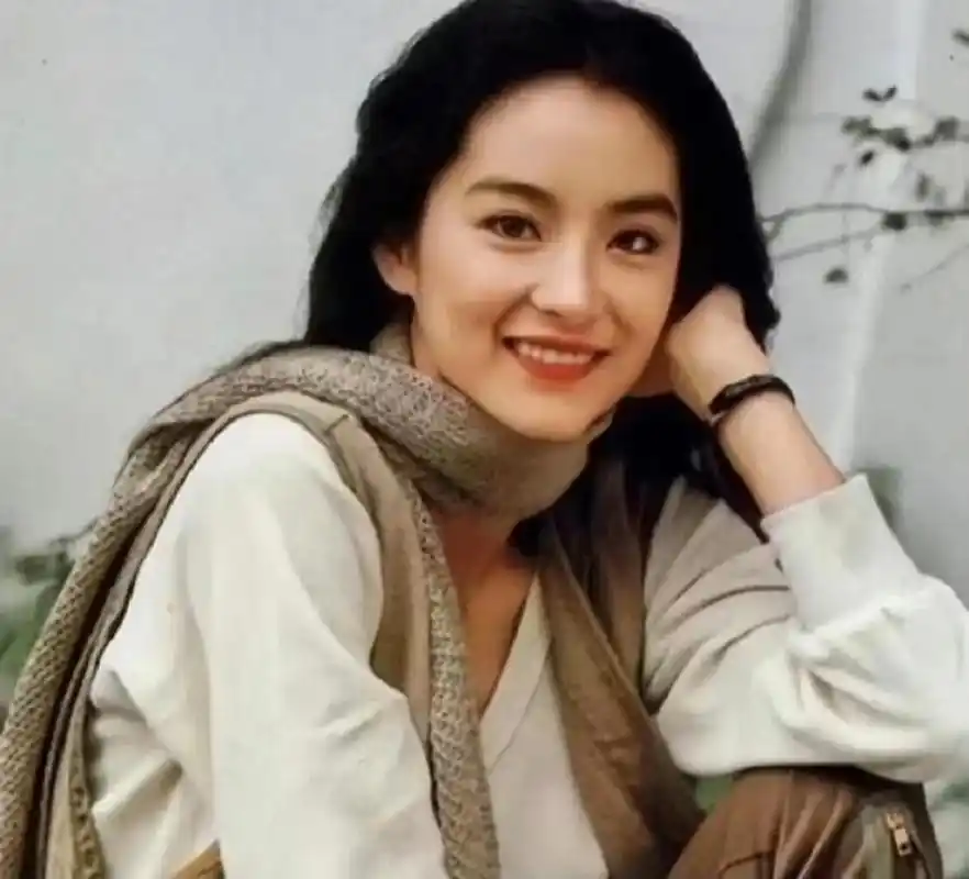 林青霞年轻时连法丝都透露着美貌