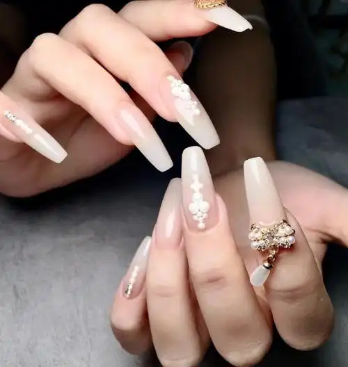 氛围感新娘美甲婚甲必做款