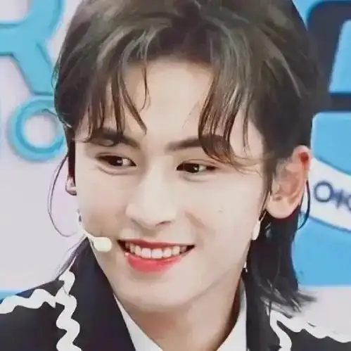 张哲瀚现代大头图片:清秀美好的lp