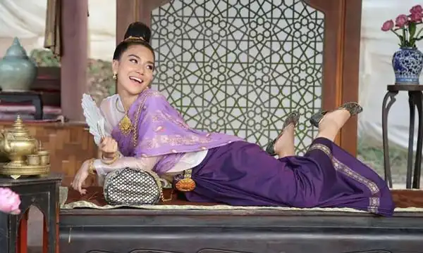 泰剧《天生一对》爆火掀起古代潮流,泰国古典女士发型集锦来一波!jpg