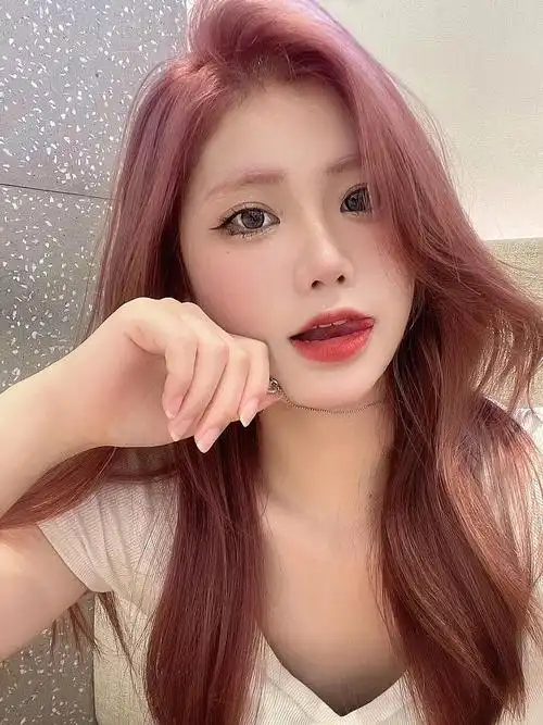 又粉又金欲罢不能rose女团发色