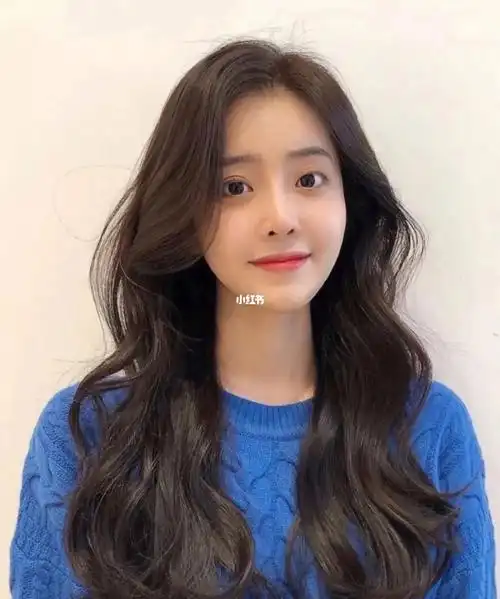 中长发女生标配法式大波浪卷发