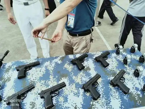 老兵欢聚虎门沙角庆祝海军70华诞