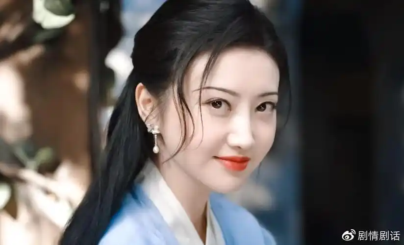 看了司藤庆幸国产剧不再被一字眉韩妆绑架