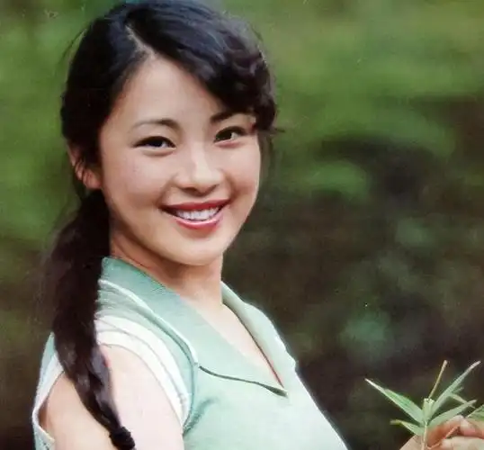 35岁李思:我爸爸是李连杰,我妈妈是黄秋燕,可是我却是留守儿童