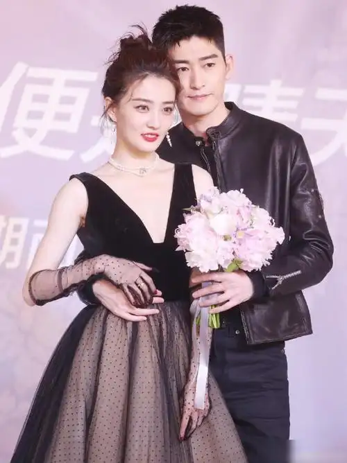 张翰徐璐晒出结婚证活动现场更是举止亲密现在炒cp也内卷吗