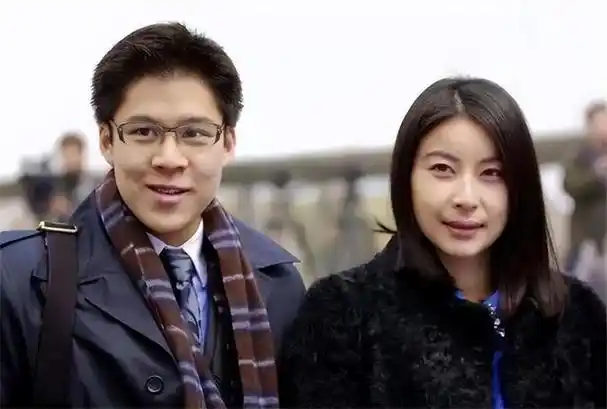 郭晶晶父母反对,半路被人横插险悔婚,霍启刚的追妻之路有多难?