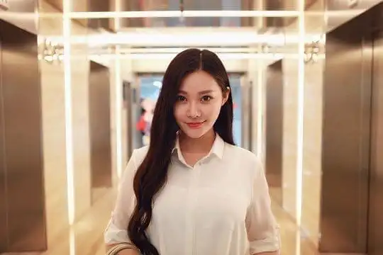 悬疑网剧《夜行人》引期待 王靓雅变身女版"福尔摩斯"