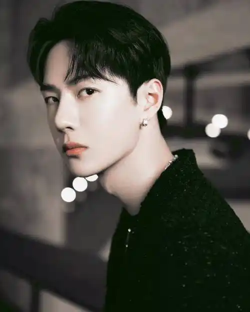 和王一博打擂,被指名唱《无羁》,湖南卫视跨年晚会为话题度被拒_于斌