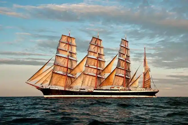 "谢多夫"号是世界上最大的多桅杆教学用帆船,被载入吉尼斯世界纪录.