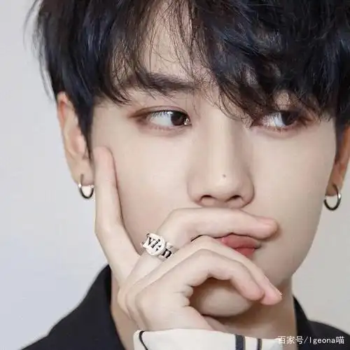 这是什么神仙美人痣,每一颗都恰到好处自带苏点,给颜值锦上添花