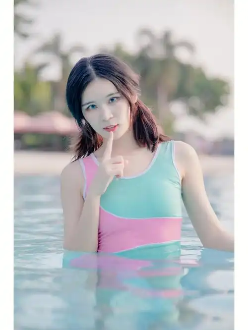 甜甜的夏日泳装