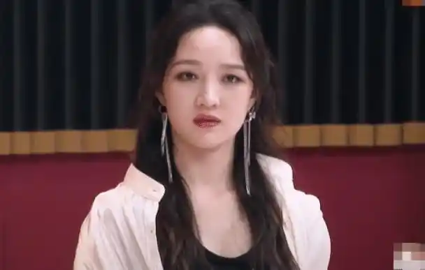 孟佳选人遭冷落众人眼神回避看到蓝盈莹干啥黄龄忍不住说她