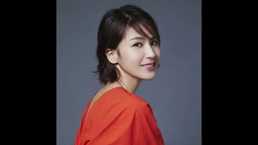 葛大为:@曾沛慈 快要发新专辑了,可以先.