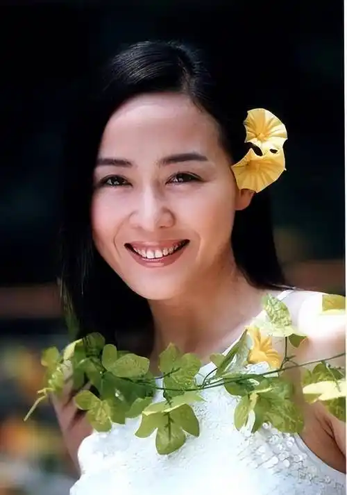 女演员李琳:头婚嫁导演不幸福,再婚奥运冠军李大双,被宠成宝贝