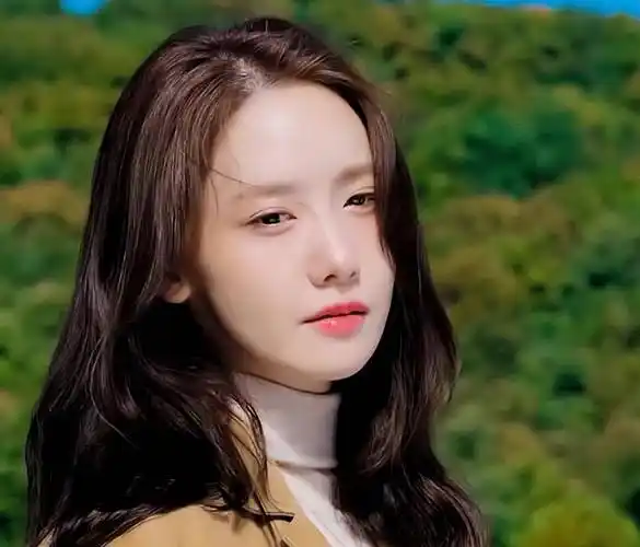 韩国第一美女的林允儿,容颜靓丽,鹿晗曾为其着迷_时尚_封面_表演