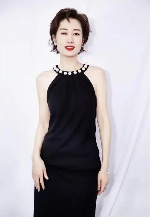 2007年,在事业的上升期,刘敏涛选择了结婚,在家相夫教子,回归家庭.