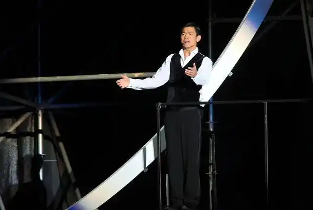 到场人数最多:刘德华2004年重庆演唱会