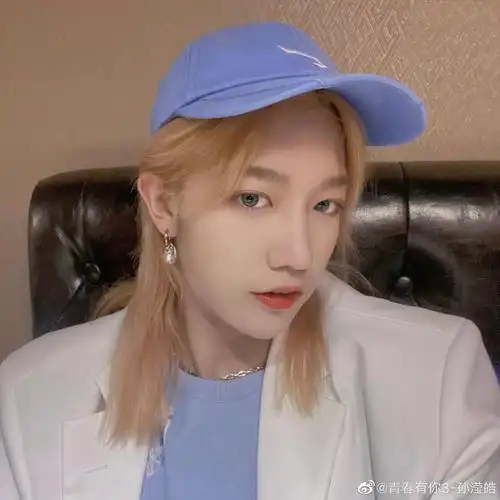 孙滢皓晒自拍还不忘分享显白小技巧