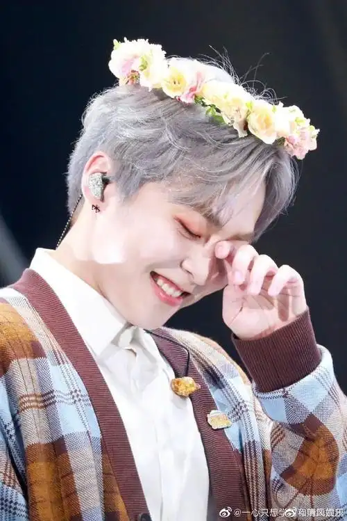 金珉锡确诊新冠#据韩媒报道,exo成员金珉锡感染新冠,大帅哥一定要好