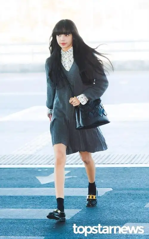 lisa全身照看个爽 巨型图集