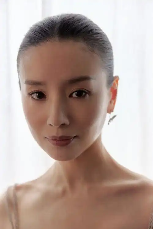 #董洁内娱顶级骨相##董洁44岁红毯状态#