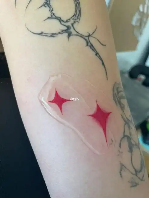 伦敦纹身星纹身恢复对比图