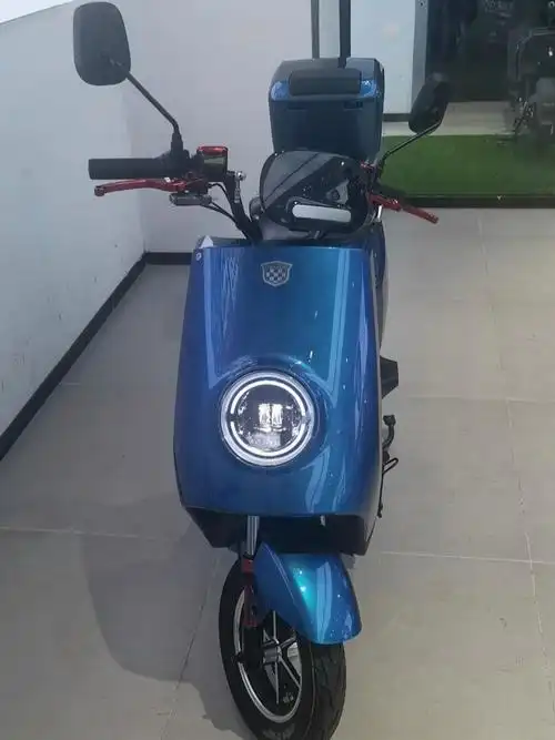 绿源电动车 型号:金牛  电池配置:绿源原装72v20a.公里数:80-90公里.