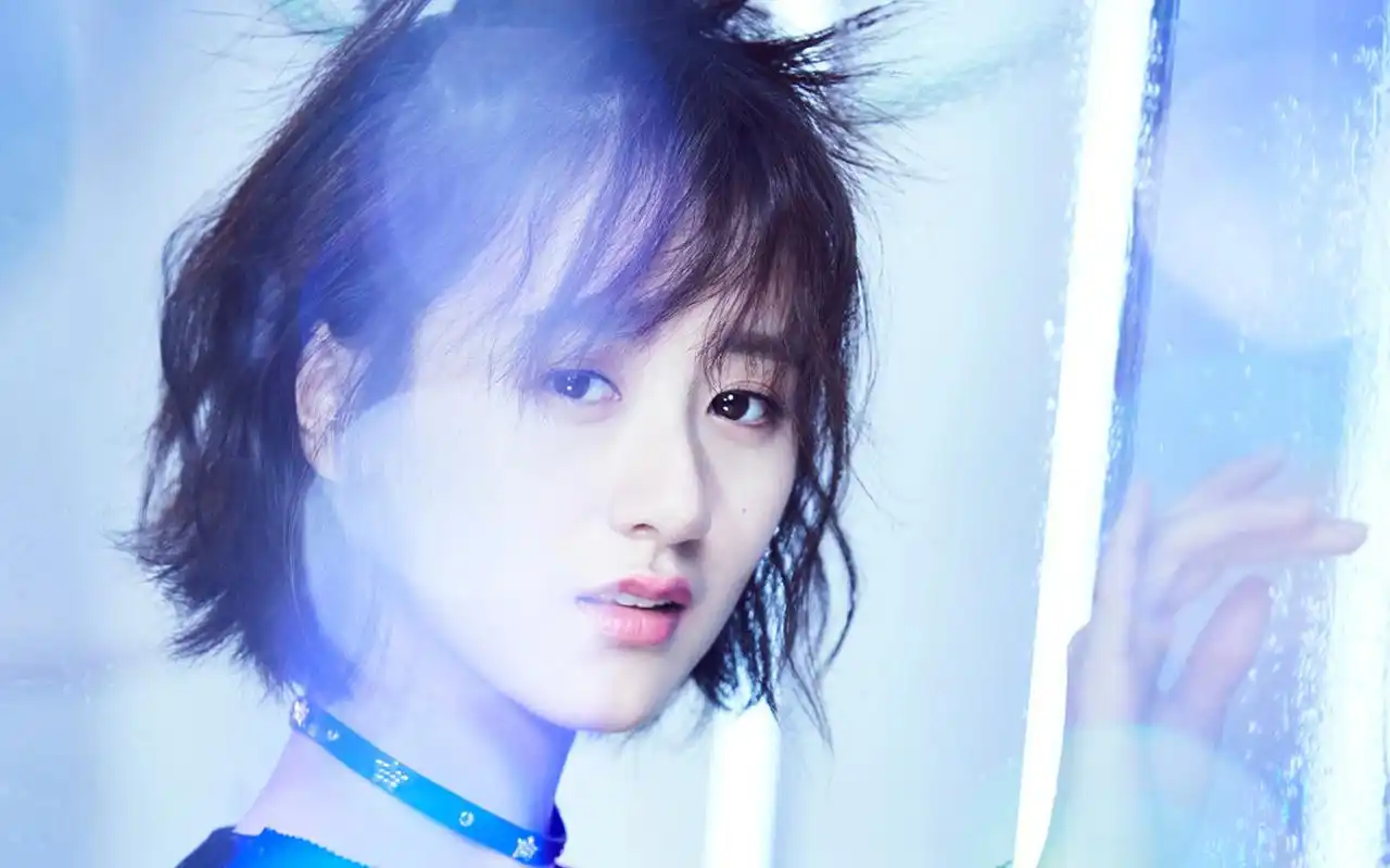 袁冰妍清新俏皮时尚写真图片桌面壁纸