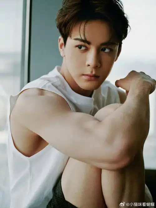 曾舜晞胳膊肌肉##曾舜晞索康尼千禧代言人##曾舜晞