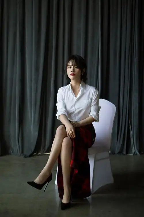 马思纯橙红年代发布会活动照片