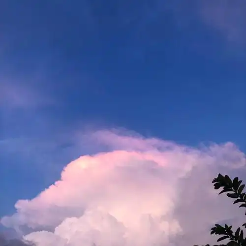 傍晚的天空总是迷人