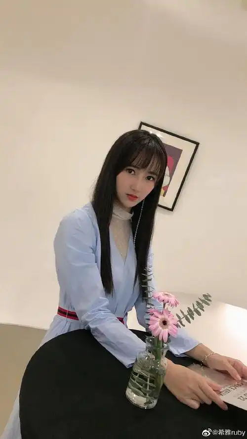 张希雅 yaxi zhang的图片